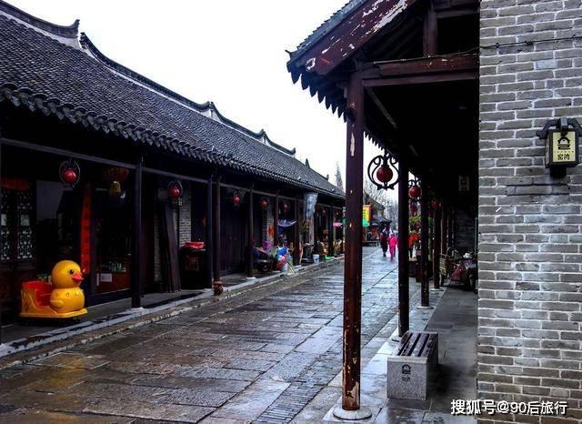 代表团长专访|抢先布局战略性新兴产业和未来产业